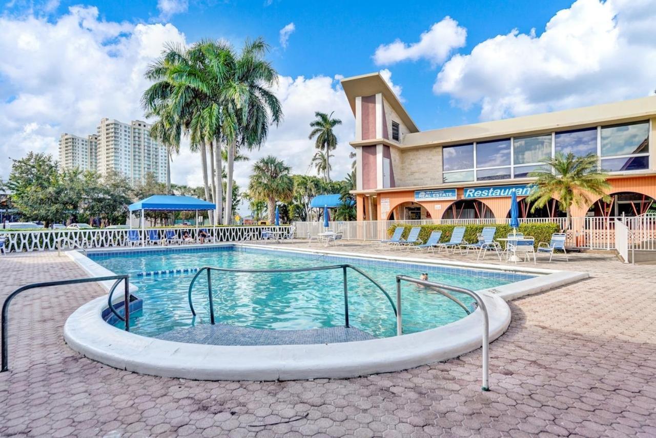 Private Hallandale Beach Studio Wbath Walking Distance To The Beach Pool Free Parking Экстерьер фото